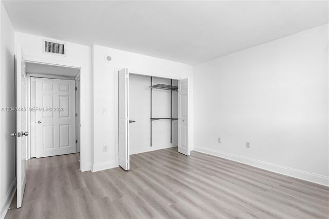 1155 Brickell Bay Dr 2206, Miami, FL 33131