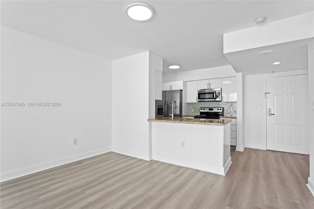 1155 Brickell Bay Dr 2206, Miami, FL 33131