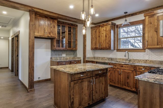 217 Houston Street, Sulphur Springs, TX 75482