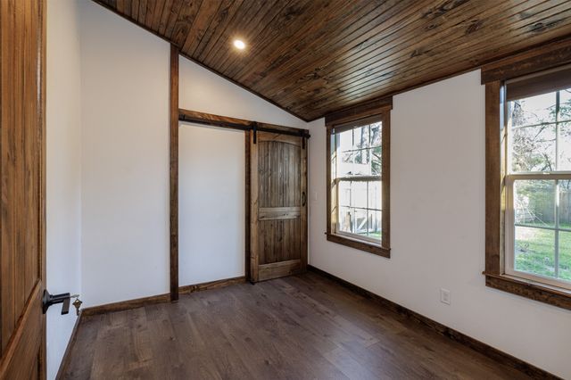 217 Houston Street, Sulphur Springs, TX 75482