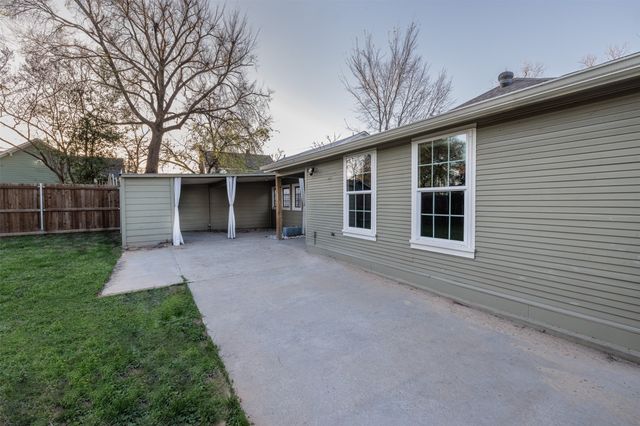 217 Houston Street, Sulphur Springs, TX 75482