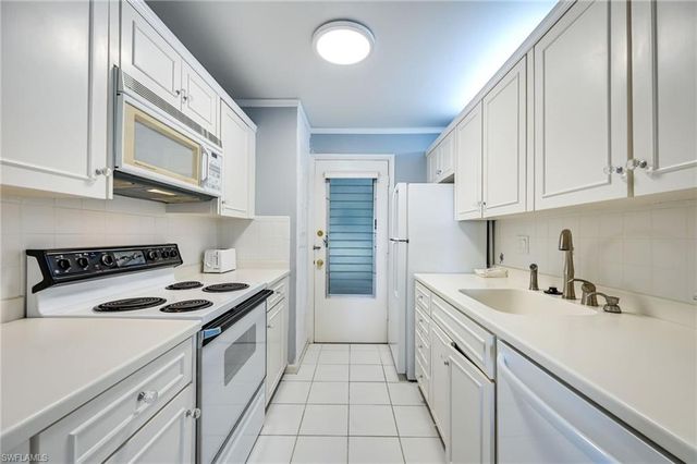 1300 Gulf Shore BLVD N 509, Naples, FL 34102