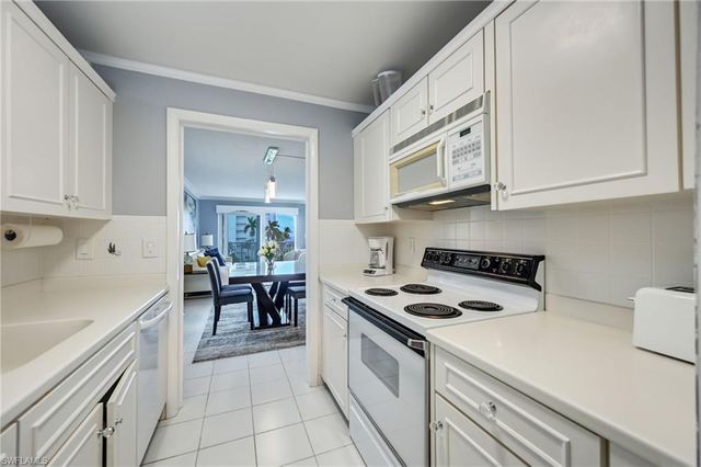 1300 Gulf Shore BLVD N 509, Naples, FL 34102