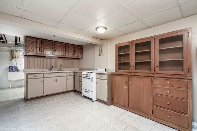 1714 Mayfield Avenue, Joliet, IL 60435