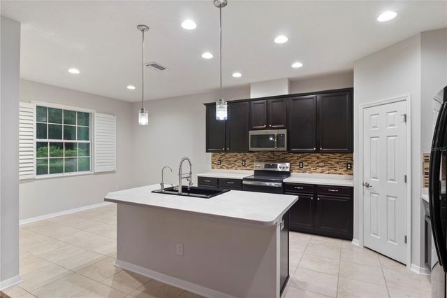6936 ROCKY CANYON WAY, Tampa, FL 33625