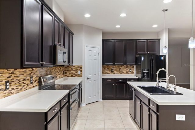 6936 ROCKY CANYON WAY, Tampa, FL 33625