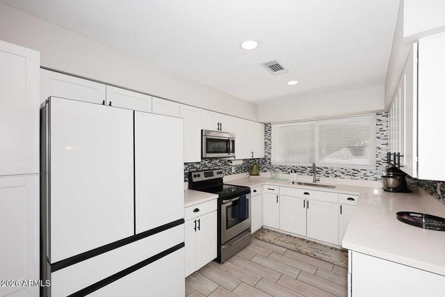 4318 W CORRINE Drive, Glendale, AZ 85304