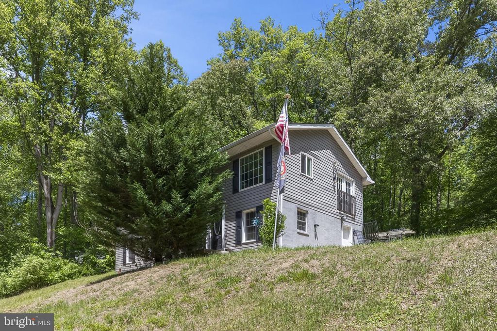 8505 WARREN DR, Pomfret, MD 20675