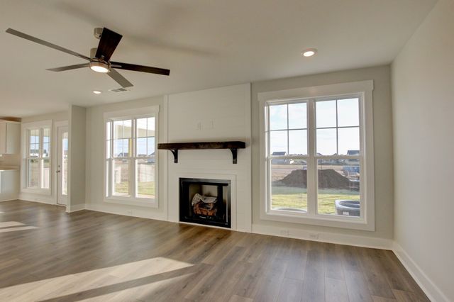 321 Kildeer Dr, Clarksville, TN 37040