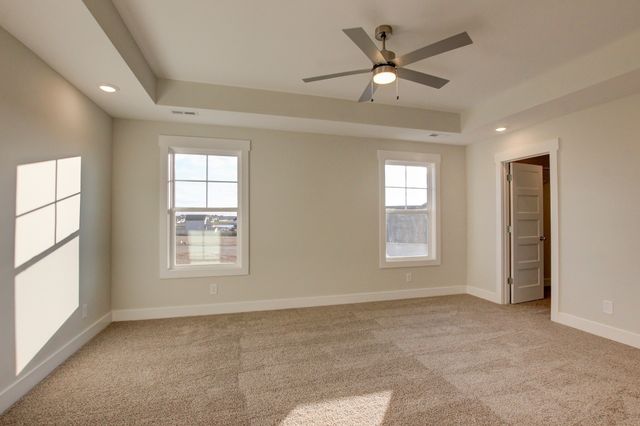 321 Kildeer Dr, Clarksville, TN 37040