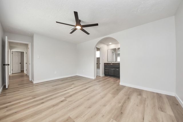 5918 Crooked Post Road, Spring, TX 77373