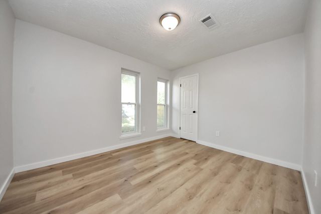 5918 Crooked Post Road, Spring, TX 77373