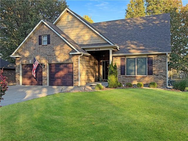 905 Elm Street, Higginsville, MO 64037