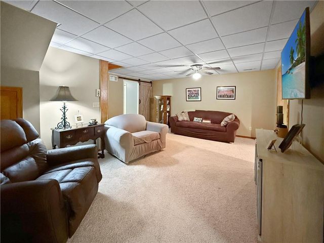 905 Elm Street, Higginsville, MO 64037