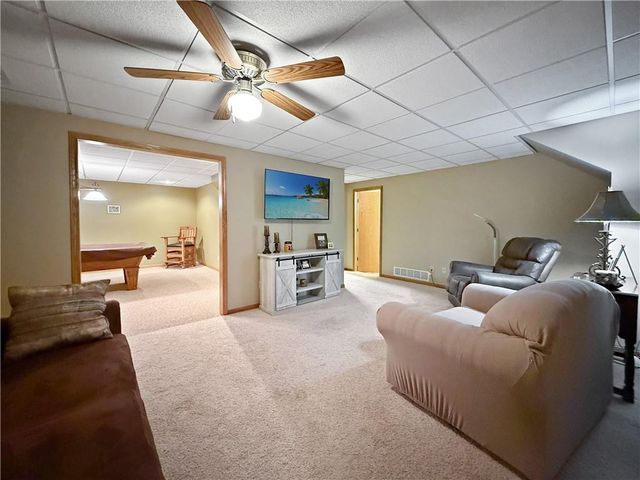 905 Elm Street, Higginsville, MO 64037