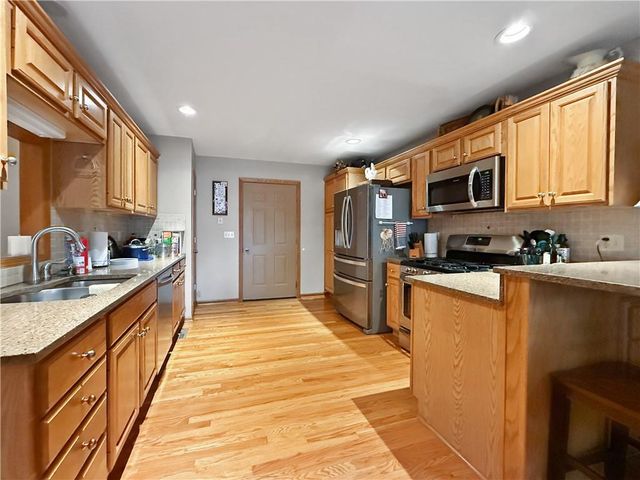 905 Elm Street, Higginsville, MO 64037