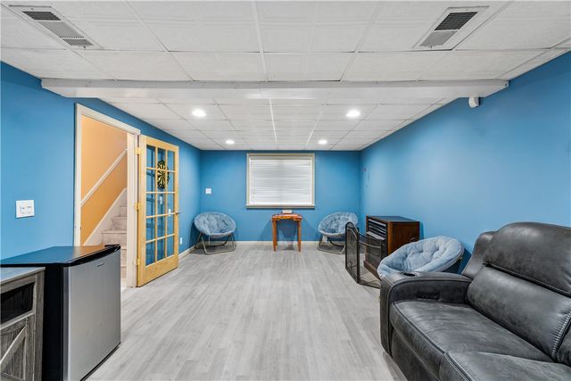 12 Railroad Row, Warwick, RI 02886