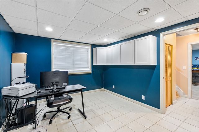 12 Railroad Row, Warwick, RI 02886