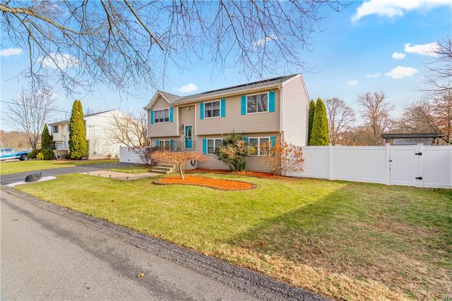 12 Railroad Row, Warwick, RI 02886