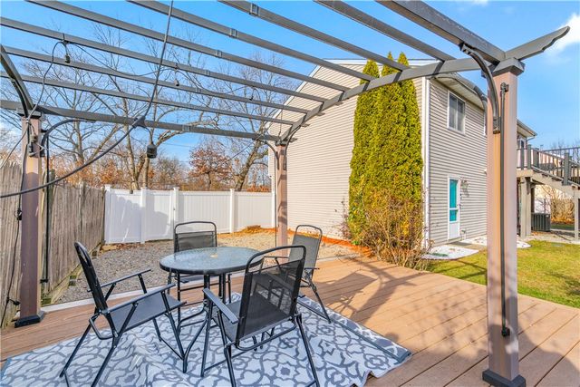 12 Railroad Row, Warwick, RI 02886