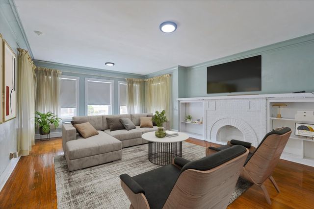 6219 N Claremont Avenue, Chicago, IL 60659