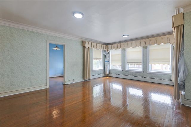 6219 N Claremont Avenue, Chicago, IL 60659