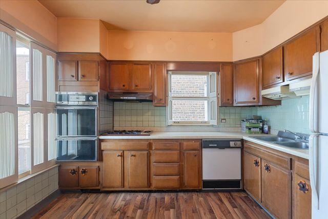 6219 N Claremont Avenue, Chicago, IL 60659