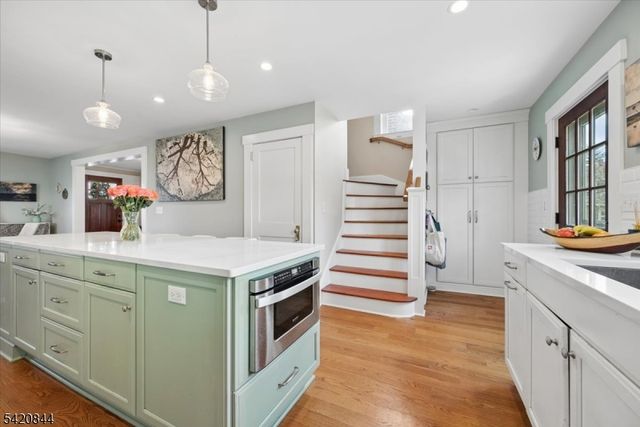 40 Lenox Ter, Bloomfield Twp., NJ 07003