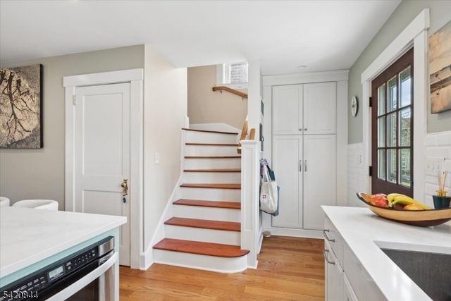40 Lenox Ter, Bloomfield Twp., NJ 07003