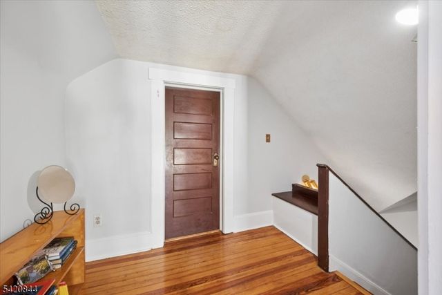 40 Lenox Ter, Bloomfield Twp., NJ 07003