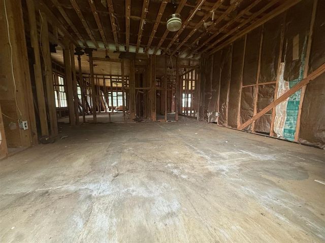 2815 Cypress Street, Lake Charles, LA 70601