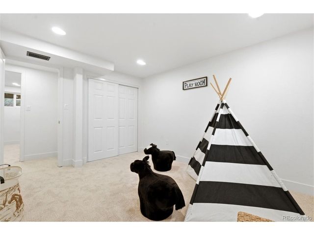 6017 Xenon St, Arvada, CO 80004