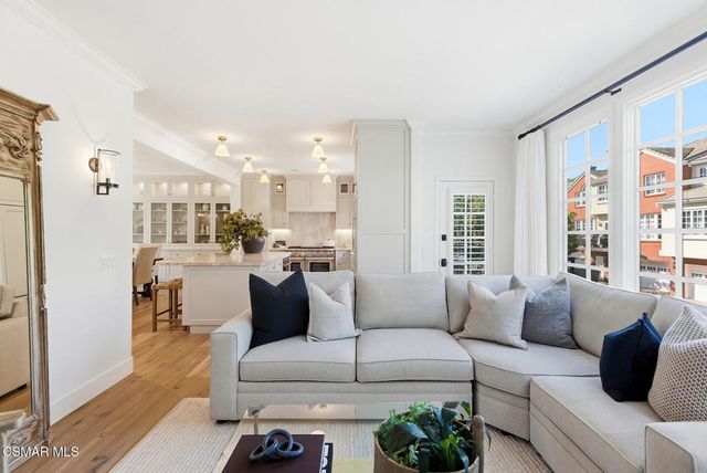 2406 Swanfield Court, Thousand Oaks, CA 91361