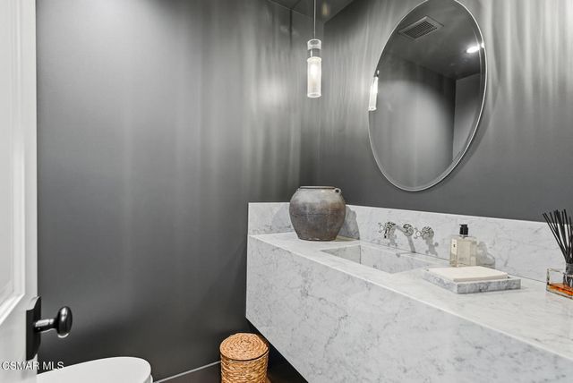 2406 Swanfield Court, Thousand Oaks, CA 91361