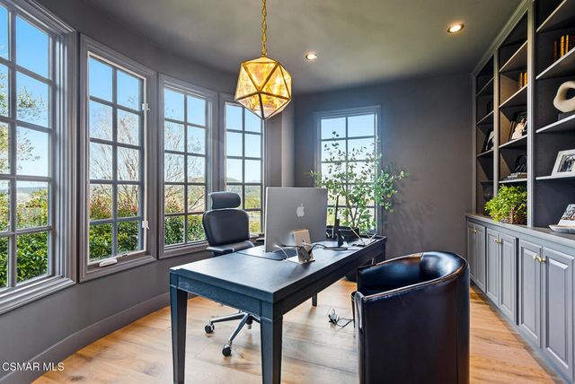 2406 Swanfield Court, Thousand Oaks, CA 91361