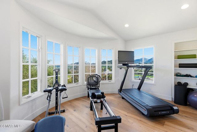 2406 Swanfield Court, Thousand Oaks, CA 91361