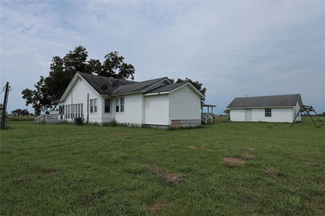 3289 County Road 158, Boling, TX 77420