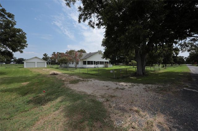 3289 County Road 158, Boling, TX 77420