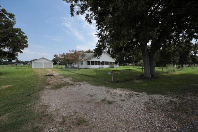 3289 County Road 158, Boling, TX 77420