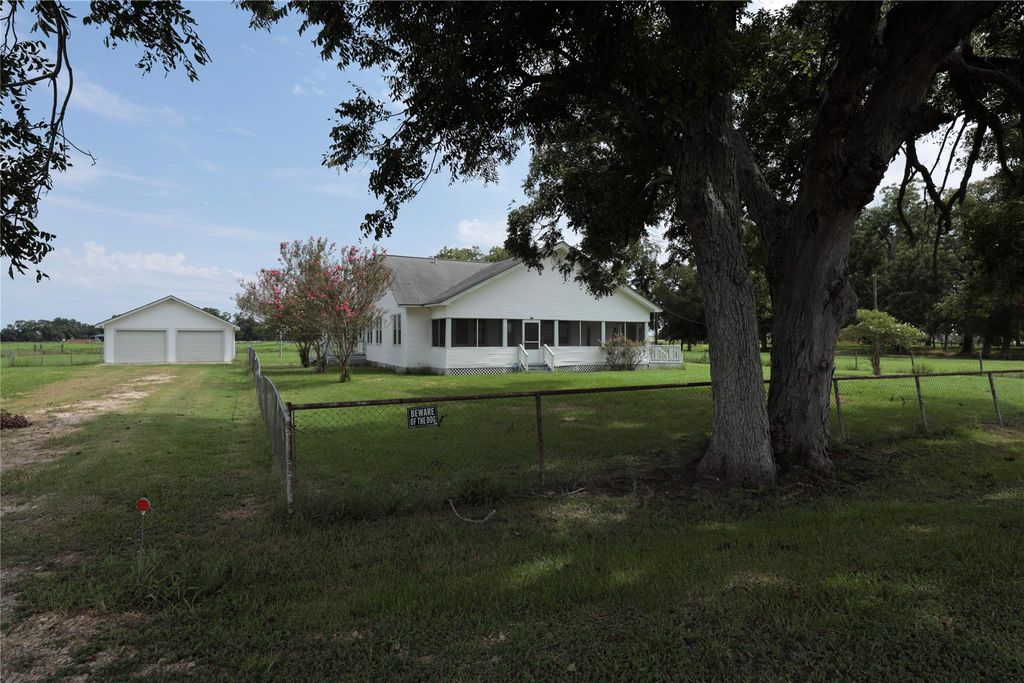 3289 County Road 158, Boling, TX 77420