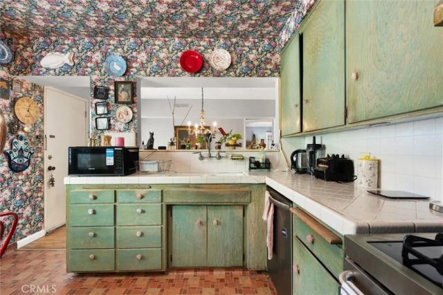 1406 N Vista Street North, Los Angeles, CA 90046