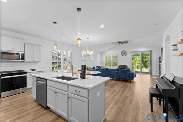 8819 Roberta Rd, Mechanicsville, VA 23116