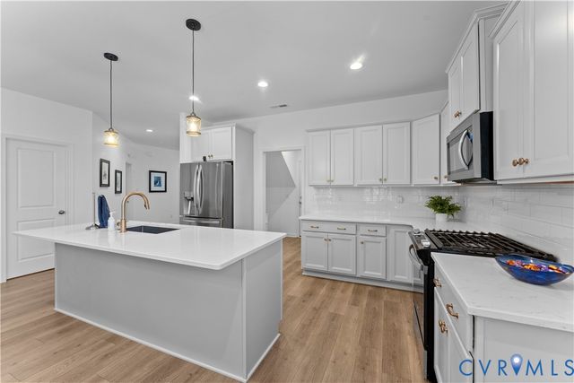 8819 Roberta Rd, Mechanicsville, VA 23116
