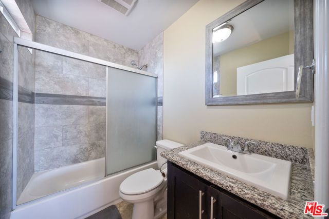 943 Broad Avenue, Wilmington (los Angeles), CA 90744