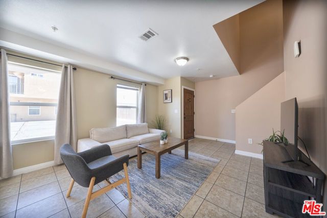 943 Broad Avenue, Wilmington (los Angeles), CA 90744