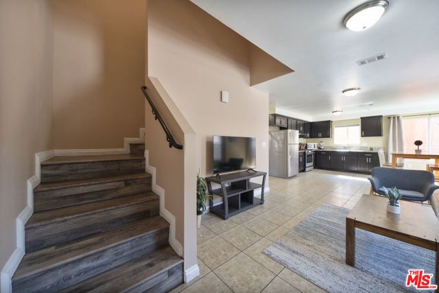 943 Broad Avenue, Wilmington (los Angeles), CA 90744