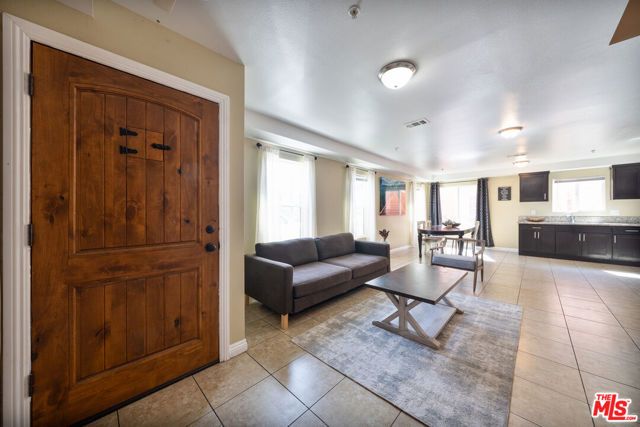 943 Broad Avenue, Wilmington (los Angeles), CA 90744