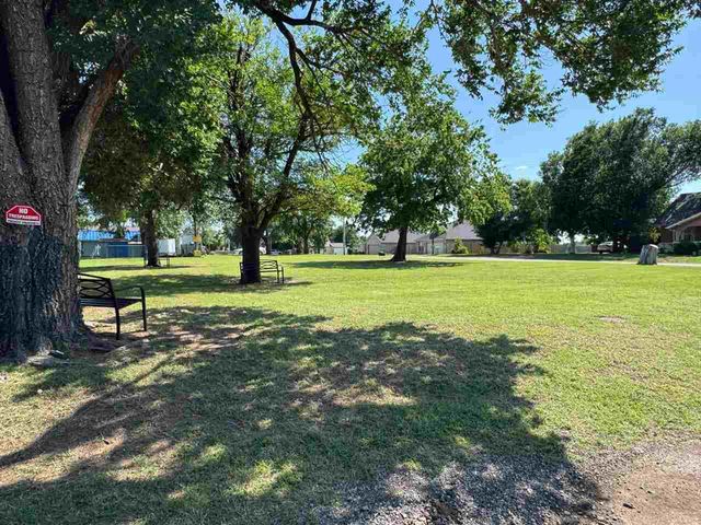 704 6th St, Elgin, OK 73538