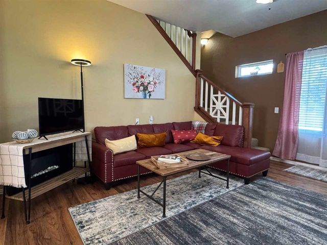 704 6th St, Elgin, OK 73538