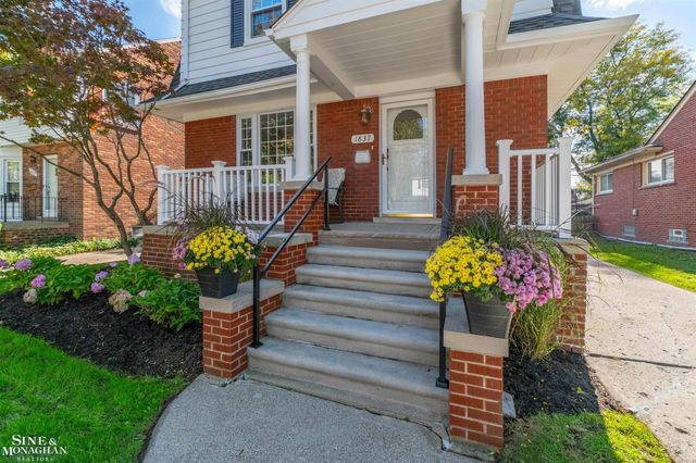 1837 Brys Drive, Grosse Pointe Woods, MI 48236
